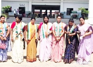 चंद्रपूर जिल्हा महिला काँग्रेसची ‘गांधीगिरी’