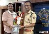 पोलीस अधीक्षक आयुष नोपानी यांचे जिल्हा मध्यवर्ती बँकेचे अध्यक्ष शिंदे यांच्याकडून स्वागत