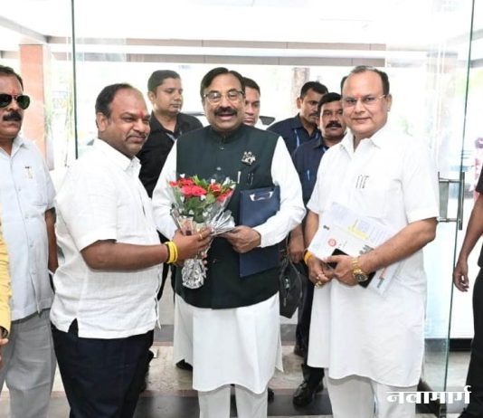 चंद्रपूर आणि बल्लारपूर रेल्वे स्थानके देशातील आदर्श स्थानके व्हावीत – आ. सुधीर मुनगंटीवार*